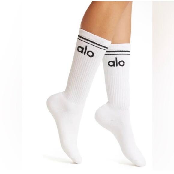 Alo Yoga Accessories - NWT Alo Yoga Unisex Throwback Socks White Black Retro Logo Size MEDIUM NEW